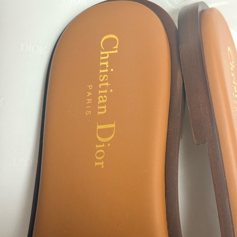Christian Dior Dway Slide
Camel Calfskin - Picture 3 of 6